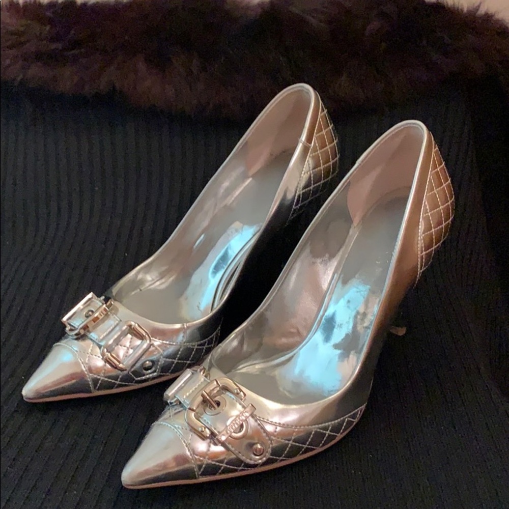 Guess Silver Metallic Pumps 6.5